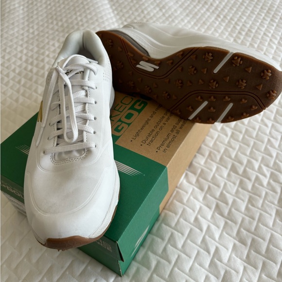 Skechers Ladies Golf shoe size 7.5med white - Picture 2 of 3